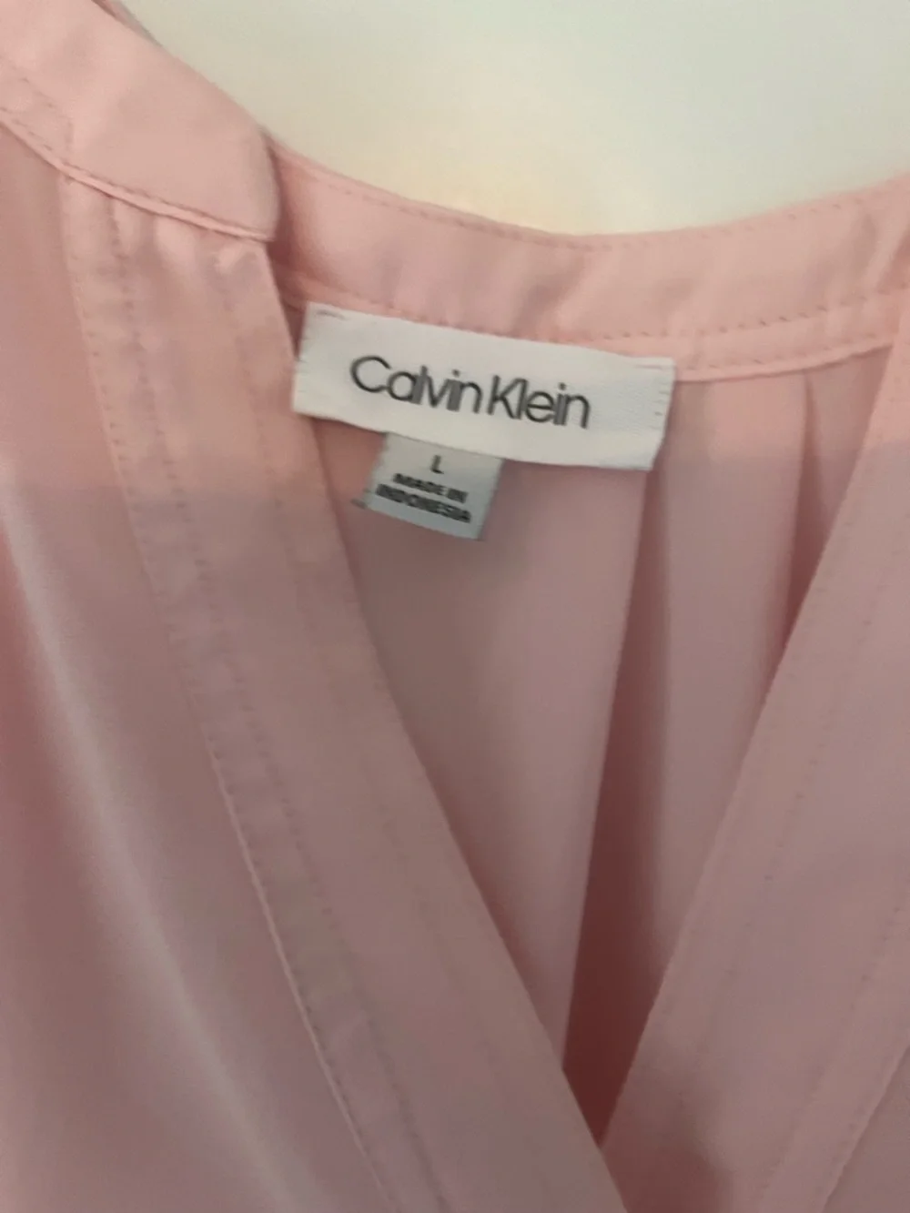 Calvin Klein Soft Pink Notch-Neck Cap Sleeve Blouse - Picture 2 of 3